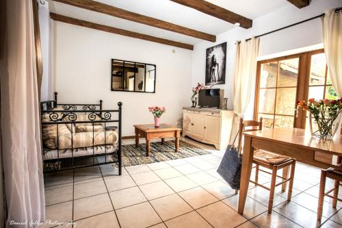 Maison de 2 chambres avec piscine partagee spa et jardin amenage a Saint Front de Pradoux