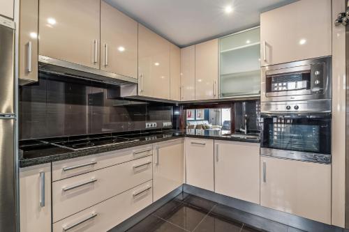 Kuchyň nebo kuchyňský kout v ubytování Bahia de la Plata de Estepona Spain Boutique Appartment