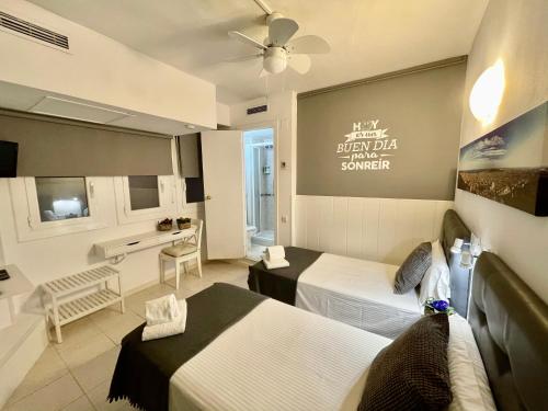 Gallery image of Hostal Lleida in Barcelona