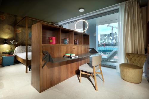 Hotel SB Glow Sup Image