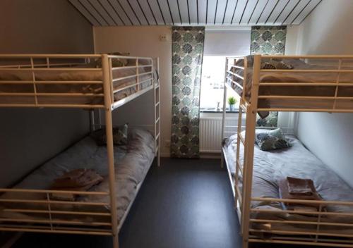 Divstāvu gulta vai divstāvu gultas numurā naktsmītnē STF Kalix Vandrarhem