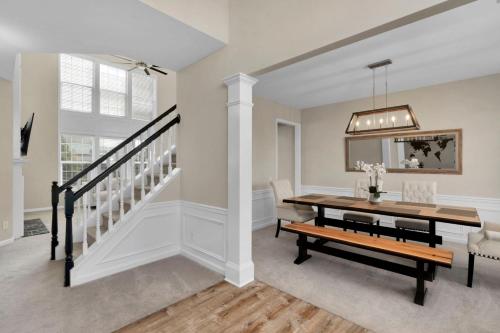 Gambar di galeri bagi Spectacular Singe-Family Home with Pool & Amenities di Charlotte