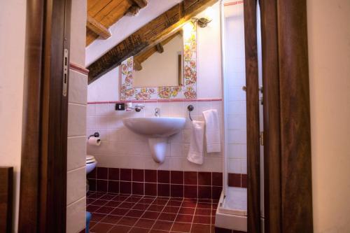 Un baño de B&B Salotto Di Athena