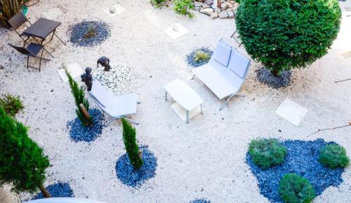 Zahrada ubytování Logis Hôtel La Villa Boucicaut