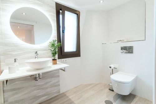 Polo Apartments 4B photo 9
