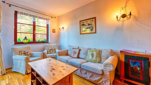 Posedenie v ubytovaní Apartament Klimat Górski na Okrzei - 5D Apartamenty