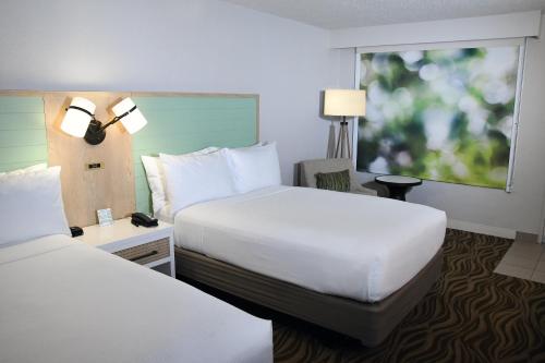 Wyndham Garden Lake Buena Vista Disney Springs® Resort Area Image