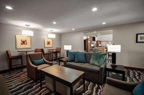 Χώρος καθιστικού στο Staybridge Suites - Holland by IHG