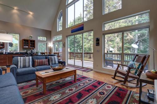 Hanging Glacier Chalet – Photos 2