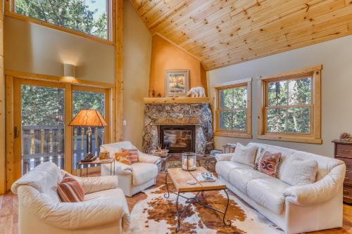 Meyer Mountain Home – Photos 2