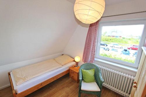 ヘルヌムにあるHildebrandの小さなベッドルーム(ベッド1台、窓付)