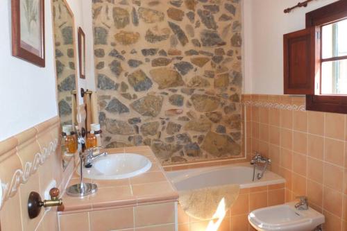 Koupelna v ubytování Villa Maria, bonita casa con jardín y piscina privada en Andratx