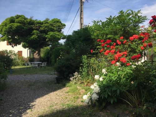 LE CATALPA - centre ville, jardin & parking!