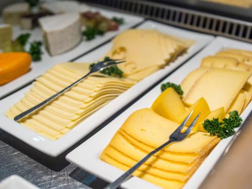ホテルの敷地内または近くでの食事または食べ物