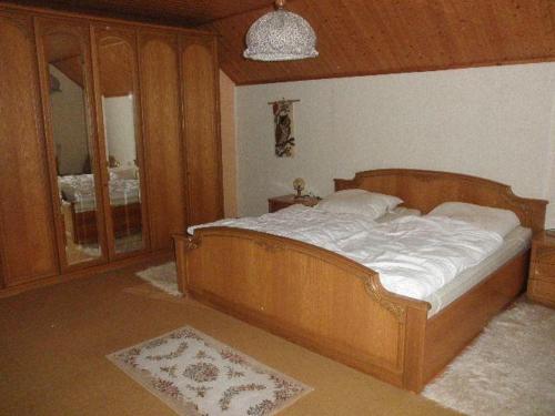 
Ein Bett oder Betten in einem Zimmer der Unterkunft Haus Lotte Wohnung 2
