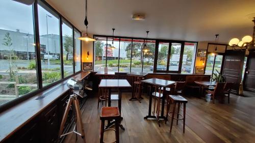 Photo de la galerie de l'établissement Hôtel Le Sully La Roche Sur Yon, à La Roche-sur-Yon