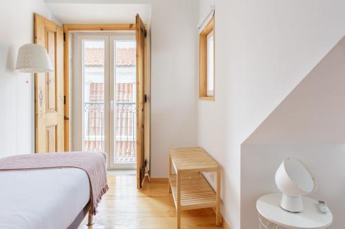 Amazing Rooftop Terrace With River And Historic City View 4 Bedrooms 4 bathrooms AC 19th Century Building Chiado