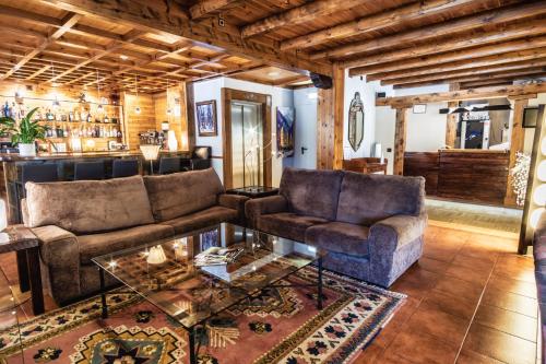 Posezení v ubytování Mauberme Mountain Boutique Hotel