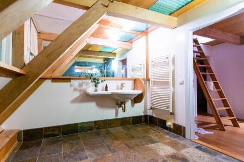 Koupelna v ubytování Das Wewelsflether Bäckerhaus - 250qm für 12 Gäste