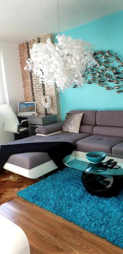 Ruang duduk di Design apartment MM