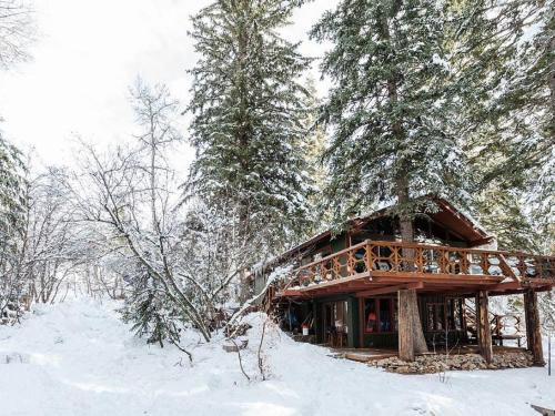Το Treehouse On The Stream Sundance, Utah τον χειμώνα