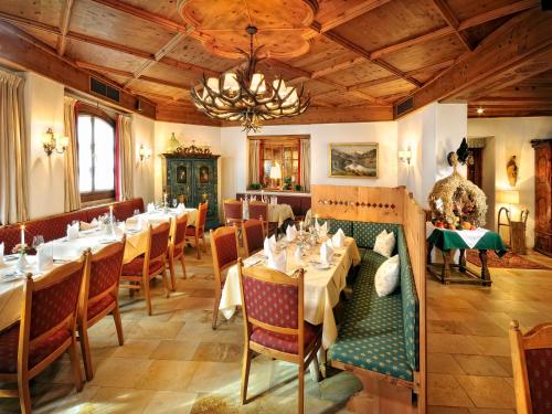 En restaurant eller et andet spisested på Hotel zum Hirschen
