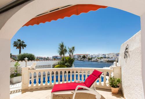 2009 Casa San Maurici con piscina by homeselectspain