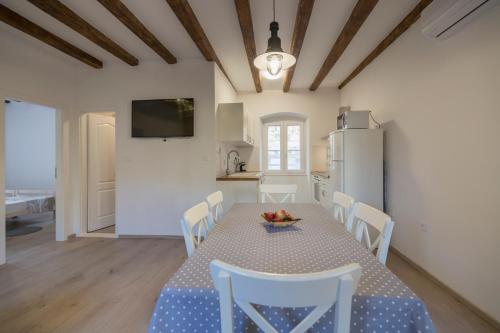 コミジャにあるApartments Bepiのギャラリーの写真