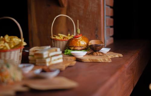 Eten bij of ergens in de buurt van het hotel

