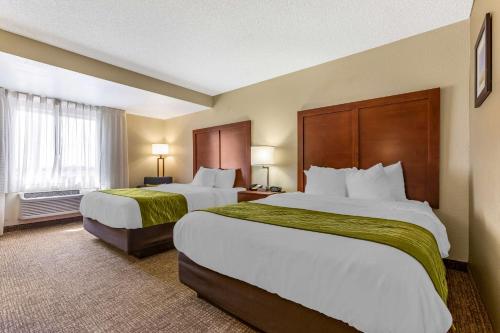 Postel nebo postele na pokoji v ubytování Comfort Inn & Suites Phoenix North - Deer Valley
