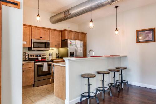 JBH 115 W 2nd Apt #3 – Photos 3