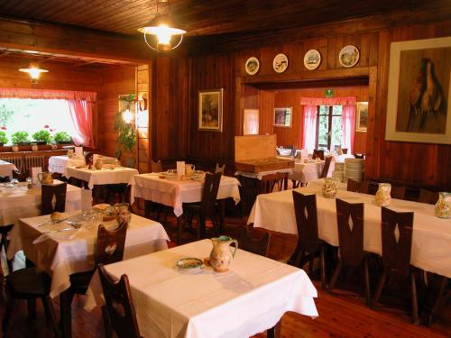 En restaurang eller annat matställe på Albergo Villa Anna Maria
