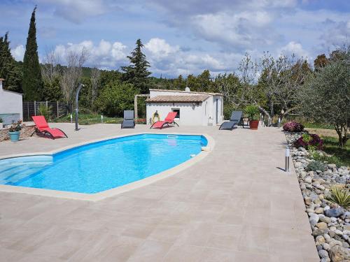 Afbeelding uit fotogalerij van Villa with pool in L zignan Corbi res in Lézignan-Corbières