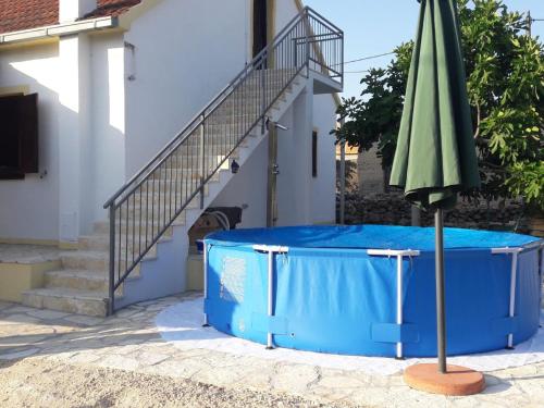Πισίνα στο ή κοντά στο Pleasant holiday home in La evci with private pool