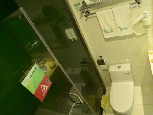 Bilik mandi di Vatica Suzhou Yongqiao District Yinhe 2 Road Wanda Plaza Hotel