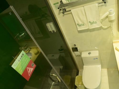 Bilik mandi di Vatica Suzhou Yongqiao District Yinhe 2 Road Wanda Plaza Hotel