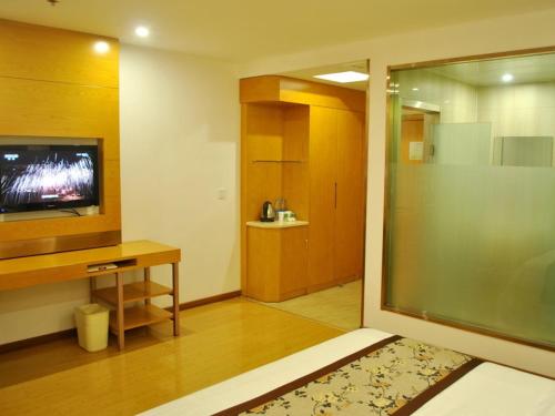 Bilik mandi di GreenTree Inn Chizhou High-Speed Railway Station Hotel