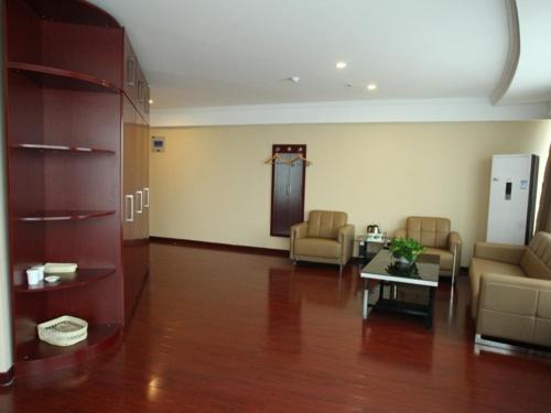 O zonă de relaxare la GreenTree Inn Shangdong Province Linxi Yitang Town Shuangling Road Express Hotel