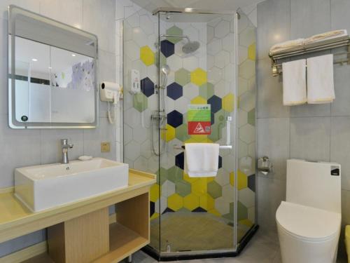Koupelna v ubytování Vatica Huanggang Luotian County City Square Hotel