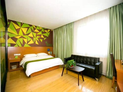 Imagen de la galería de GreenTree Hospitality Group Ltd Vatica Jiuquan West Han Shengsheng Shengshi Hotel, en Jiuquan