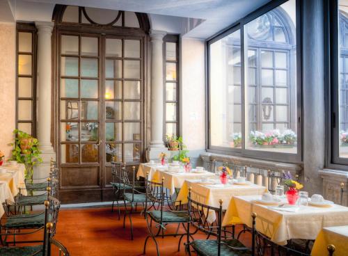 Restaurace v ubytování Hotel Torre Guelfa Palazzo Acciaiuoli