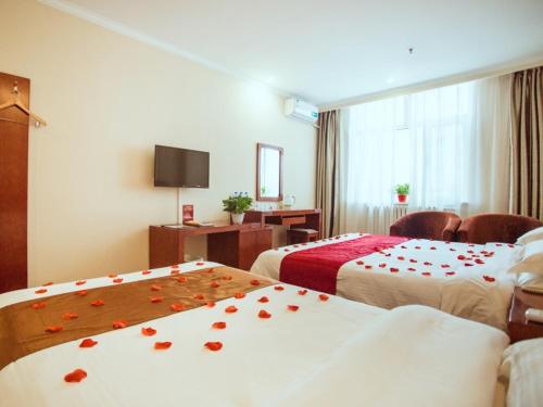 Gallery image of GreenTree Inn HeBei ZhangJiaKou ZhangBei Caoyuantian Rd ZhangKu Avenue Express Hotel in Zhangbei