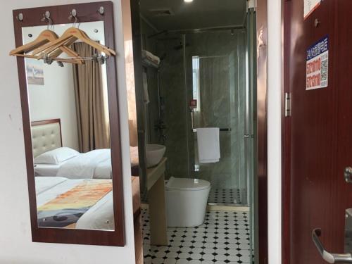 Kupatilo u objektu Shell Shanghai Jinshan Zhanyan Songjin Highway Hotel