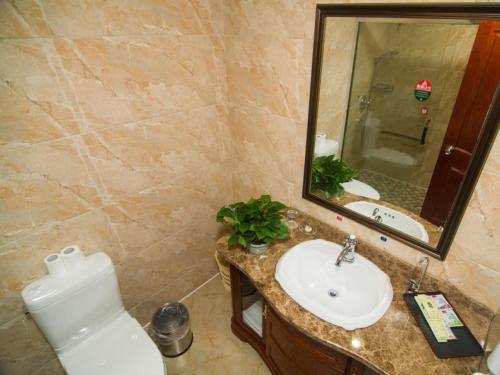 Fotografie z fotogalerie ubytování GreenTree Alliance ZheJiang Zhoushan Putuoshan Zhujiajian Scenic Spot Hotel v destinaci Čou-šan