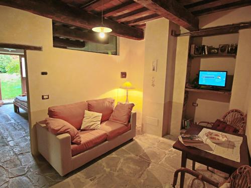 Zona de estar de Farmhouse with pool in the hills beautiful views in the truffle area