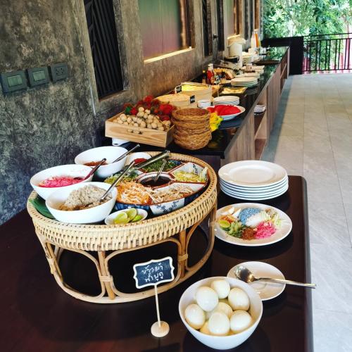 Jídlo v rezortu nebo okolí