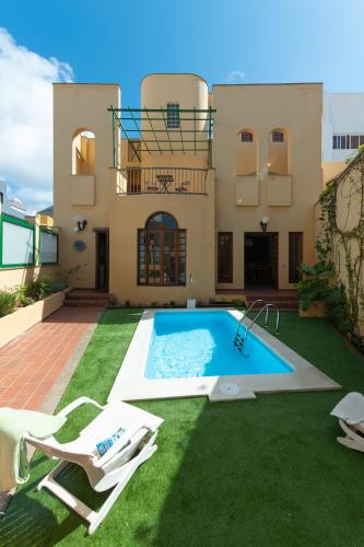 The Yellow House Climatized Pool - Solarium - Parking