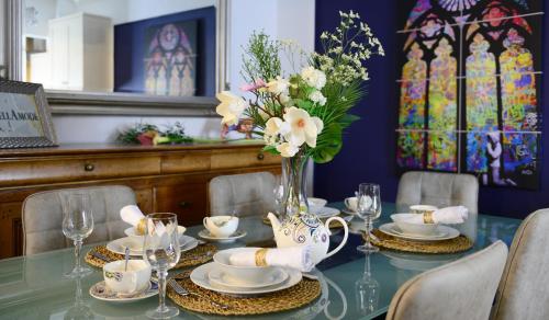 Billede fra billedgalleriet på 4 bedroom house - Contractors, Crew, Group, Family i Canterbury