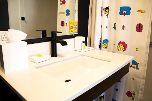 Ванная комната в Cartoon Network Hotel