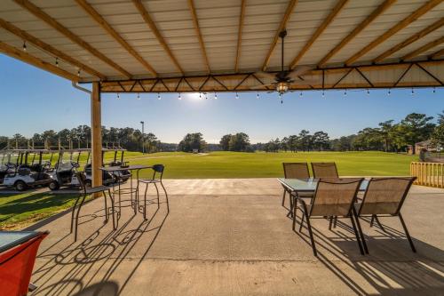 Φωτογραφία από το άλμπουμ του Dothan National Golf Club and Hotel σε Ντόθαν